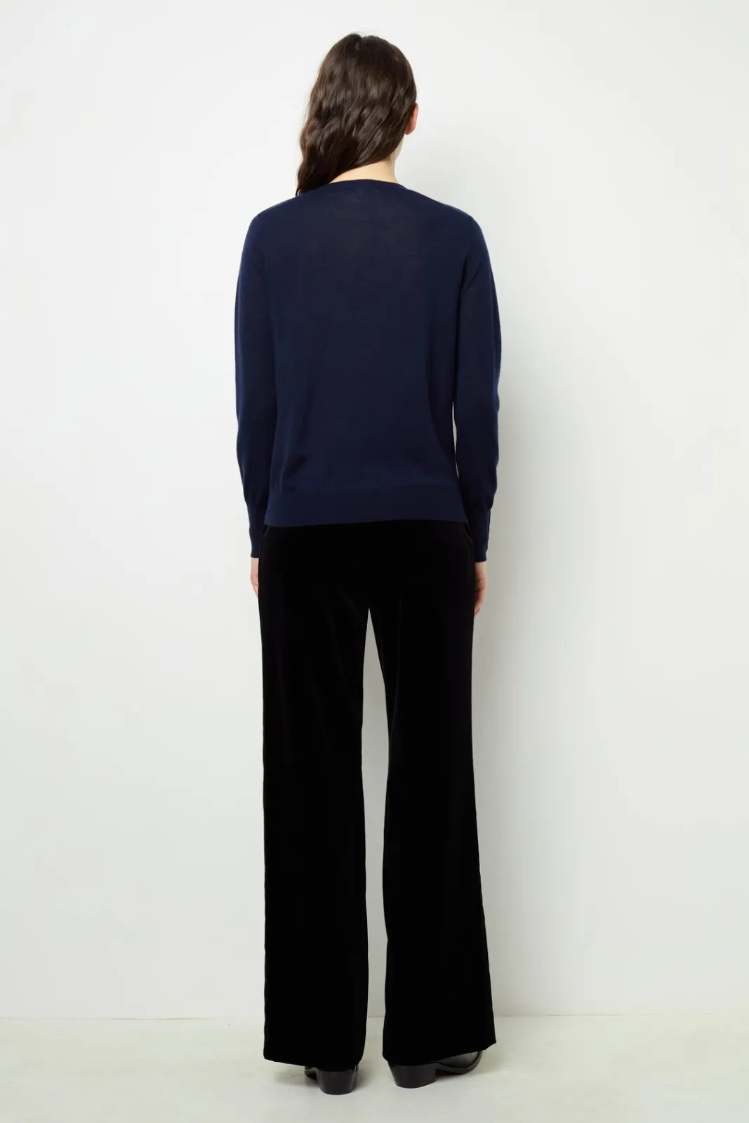 New Fine wool round neck sweater - JADE Knitwear