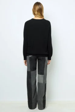 Hot V-neck cashmere sweater - LILIROSE Knitwear